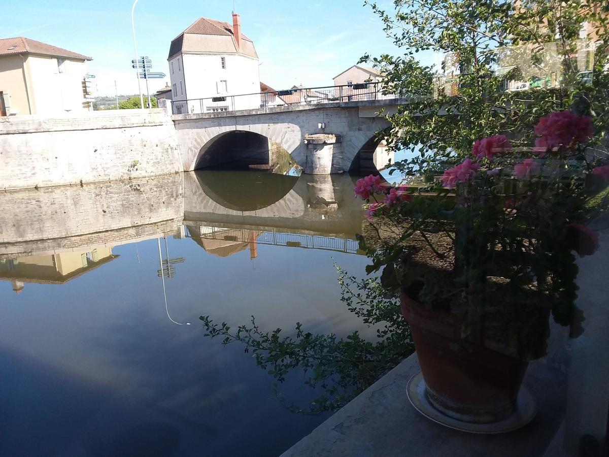 Hostellerie D'Heloise Logis Cluny Exterior foto
